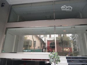 bán tòa nhà văn phòng mới kính coong trung tâm hai bà trưng.
vị trí: ngã tư hàn thuyên phan huy