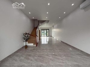 cho thuê nguyên căn shophouse vinhomes royal island ( vũ yên ) full nội thất 3 pn 32 triệu/tháng