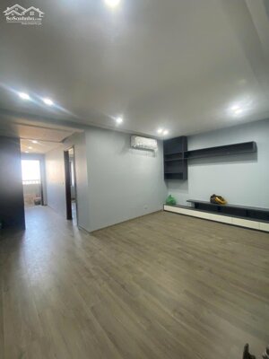 Bán chung cư Việt Hưng-Long Biên-83m 3n2wc tầng trung-sổ đỏ sẵn-giá bán 4.9 tỷ (thương lượng)