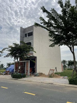 đất long an tiếp giáp bình chánh nằm trên trên trục đường nguyễn hữu trí. chỉ 10p đi xe đến tp. hcm