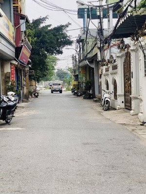 ngọc hồi: 107m2 giá 6,95 tỷ. ô tô vào tận đất, đường thông. kinh doanh sầm uất