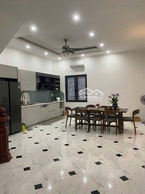 chính chủ bán gấp nhà phố việt hưng long biên full nội thất có gara 100m2 5t thang máy nhỉnh 18 tỷ