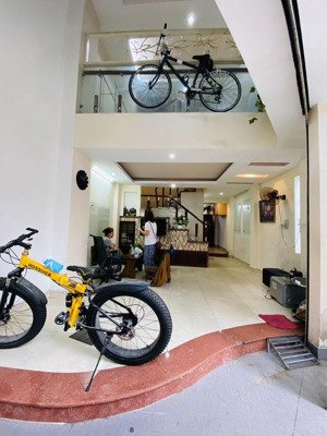 bán nhà (4,35x12m) 5 tầng mới cứng hxh tới nơi giáp phú nhuận bình thạnh. gía 8tỷ1 thương lượng