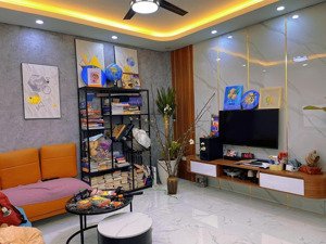 sót lại nhà riêng huỳnh thúc kháng, mặt ngõ phân lô, vf8 vào nhà, gần trường đh ngoại thương, luật