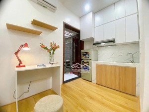 ccmn mới mai dịch 58m 8 tầng 16 phòng kk