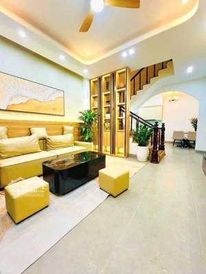 bán nhà mỹ đình - ô tô lùi cửa - lô góc - thoáng sáng - sau bến xe - ở ngay 34m - nhỉnh 7 tỷ