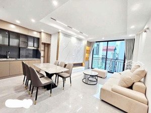 cực rẻ! nguyễn ngọc doãn, không có căn thứ 2, ngõ thẳng tắp ra phố, thang máy, ở ngay sướng.