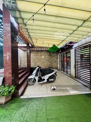 không có căn thứ 2 - mặt tiền hiệp phú - ngang 10m - 4 tầng - 224m2 - chỉ 100 triệu/m2 - 