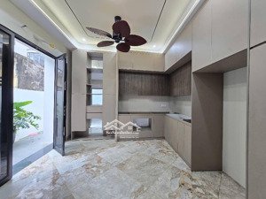 bán nhà phố sài đồng 37m x 5 tầng