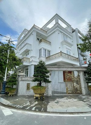 cho thuê biệt thự góc saigon mystery 11x20m, 1 hầm 4 tầng, dtsd 850m2, nội thất, thang máy, 110tr