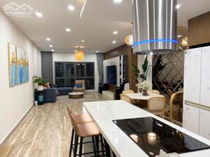 Bán gấp căn 3 ngủ dt 137m2 tại Mulberry Lane - view bể bơi