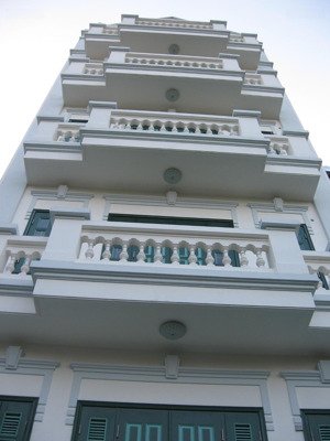 chính chủ 50m2/4tr đủ đồ, gần ngã tư sở, điện giá dân, miễn phí net, vtvcab, xe, vệ sinh