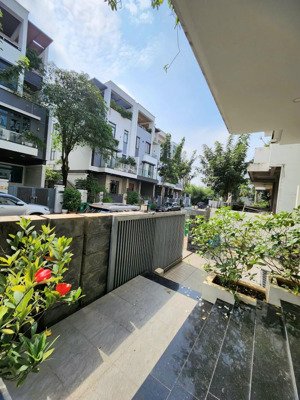 cho thuê toà nhà văn phòng 9x18 - 500m2 - giá chỉ 65tr/ tháng - có thang máy