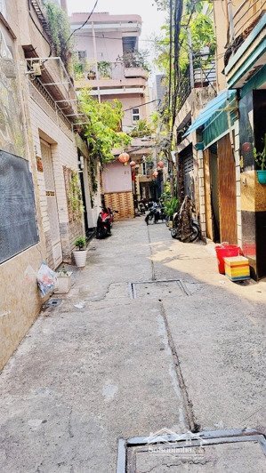 hxh lạc long quân - gần ngã tư bảy hiền - kế chợ tân bình - 5 tầng btct chắc chắn