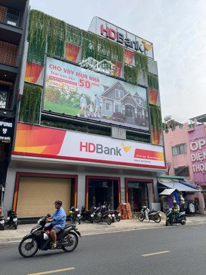 siêu vị trí - bán nhà mặt tiền đường nguyễn giá trí dt: 10 x 20m vuông vức 2 lầu hđ thuê 200 triệu