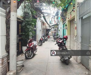 (video) nhà đẹp 3 tầng quận 4. hẻm 3m. diện tích 40m2. 3.7mx13m.cách q1 chỉ 500m. tiện ích đầy đủ