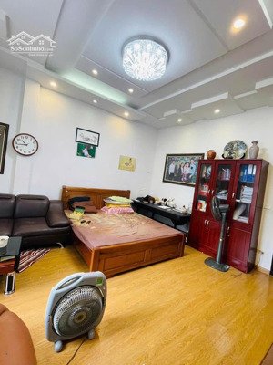 trung tâm cầu giấy - dân xây - gần phố - 38m - 5 tầng - mt 3,8m - chính chủ - 8,3 tỷ 