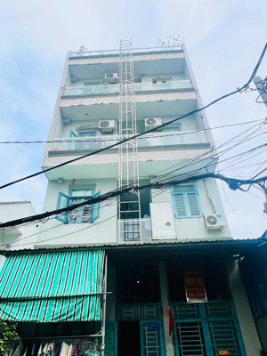 bán tòa nhà chdv trường chinh quận tân bình thu nhập 200tr/1 tháng. giá 38,5 tỷ