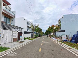 lô 100m2 đường thông gói 7 lô sạch đẹp chỉ 5,2 tỷ bao hết ép cọc/ lh 