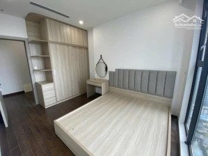 mình chủ nhà muốn cho thuê nhà tập thể kim liên vừa sửa mới 1pn + 1pk 32m2. khu ăn uống sầm uất