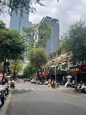 cần bán nhà mt phố đi bộ nguyễn huệ, bến nghé, q1 dtcn 61 m2 giá 29 tỷ 800 tl hdt 88tr/th