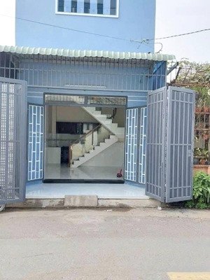 bán nhà hóc môn - 81m2(5mx16.2m) - đường nhựa 4m, sổ hồng riêng, full thổ cư. chỉ 2tỷ6