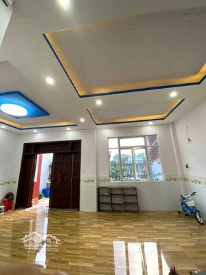 bán nhà 4 tầng 8 pn, diện tích 105 m2 ô tô ngủ trong nhà. ngay trung tâm dĩ an 5,1 tỷ tl
