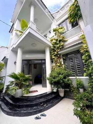 giảm 1.5 tỷ, bán biệt thự mini đường hoàng ngân, quận 8, dt 8.2m x 11m gồm 3 tầng 3pn chỉ 7.2 tỷ