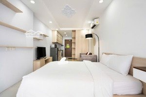 căn hộ mới ban công view đẹp tại chung cư q4 giáp q1. l/h: tư vấn