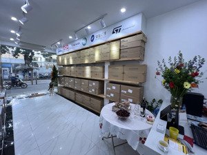 nhà mặt phố chính chủ, cửa hàng đẹp đủ tiện ích, máy lạnh