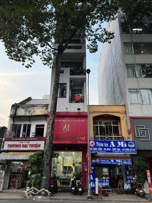 cho thuê nhà mặt tiền 180 hồng bàng, phường 12, quận 5. dtsd 393m2, 6 tầng, thang máy. giá 65tr/th