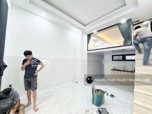 chính chủ cho thuê nhà mới hoàn công nội thật mới sân rộng 2 phòng ngủ ngay đh luật