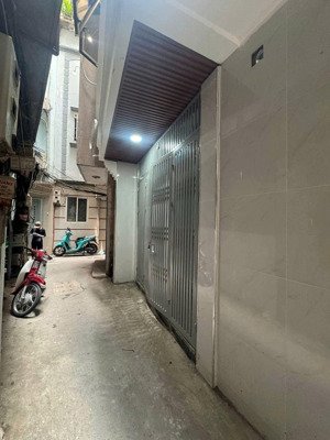 nhà mới cực đẹp phố tôn đức thắng, văn hương, đống đa. dt 35m2, 4 tầng hai thoáng, 20m ra phố