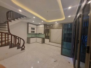 cho thuê nhà riêng 5 tầng mặt phố quang tiến sát vườn nhật & vincom tây mỗ, ô tô đỗ cửa