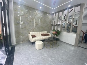 bán gấp nhà 2 tầng 4m x 15m. hẻm ô tô vào nhà nguyễn văn quá giáp gò vấp