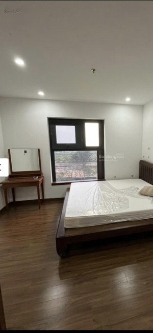 chính chủ cần bán căn chung cư 3 ngủ dự án green home phương đông. view hồ quận ủy. 