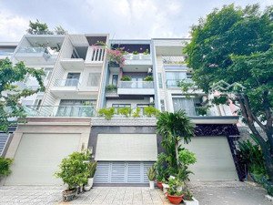 2 tỷ 950 bán nhà sư vạn hạnh, quận 10 - khu vip - hẻm oto - tặng full nội thất - kinh doanh cực tot