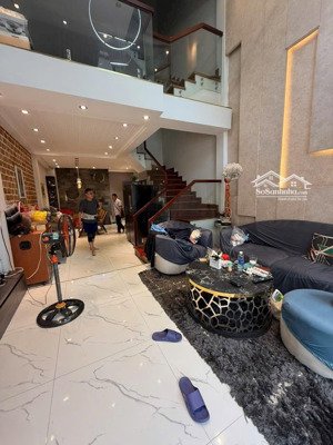 nhà đẹp lê đức thọ p15 giá: 8 tỷ