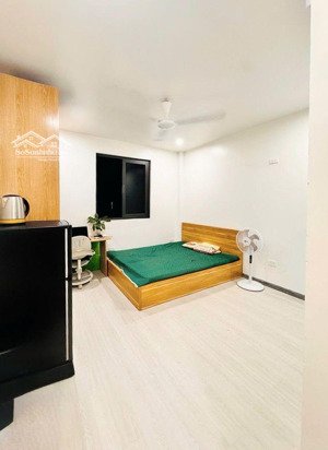 bán gấp ccmn mới 6 tầng 55m2, 13,6 tỷ, 11 phòng tại triều khúc, lãi 6%/năm