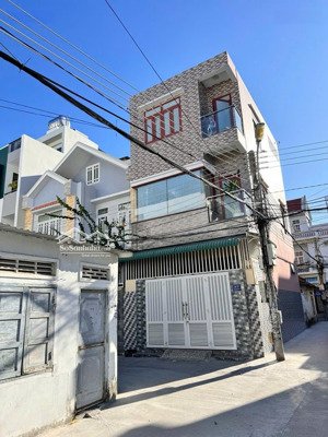 bán nhà lô góc 3 tầng - 2 mặt tiền gần biển vĩnh hòa - khu dân cư sầm uất, giá 6.5 tỷ