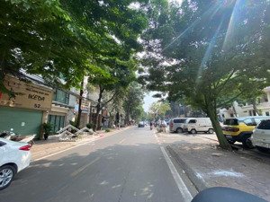 mặt phố linh lang vỉa hè rộng 6m thang máy nhà mới dt 55m*7 tầng giá nhỉnh 20 tỷ kd đỉnh không qh