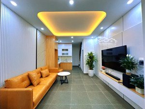 chính chủ bán nhà cầu giấy, 53mx6t thang máy, 50m ra phố ngõ thông.