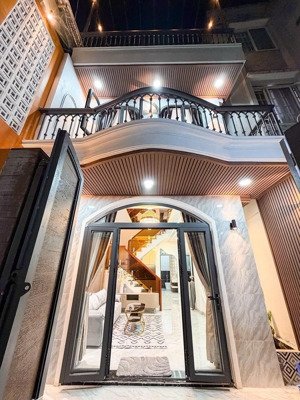 modern house phan văn trị, quận bình thạnh, hxh 30m ra hxt chỉ hơn 6 đồng.