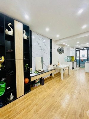 hơn 4 tỷ căn hộ 2 ngủ toà 30t nam trung yên -t.tâm cầu giấy -vị trí đẹp ,toà đẹp nhất khu