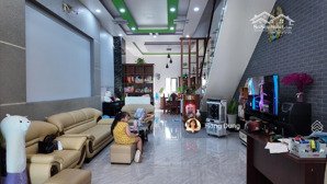 nhà lớn 6pn, 4 tầng, hoàn công đầy đủ! hiếm có taị kdc phong phú 4