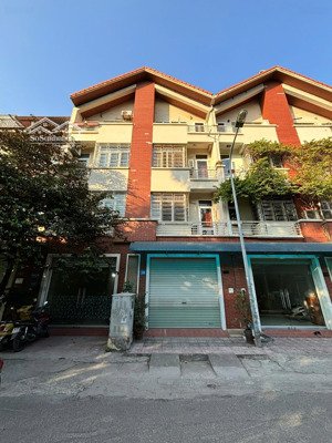 cho thuê nhà làng việt kiều châu âu 80m x 4t 28tr 