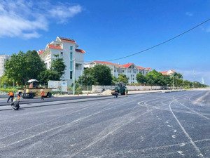 đất dịch vụ an thọ khu b 120m2. lô góc. vew đẹp. giá đầu tư(chủ nhà cần tiền bán giá mềm cho ace)