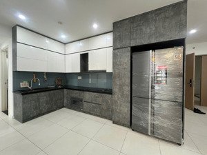 chính chủ cho thuê căn hộ 2pn 2wc 93m2 full nội thất mới làm 