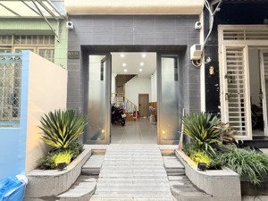 giáp q1 - thông phan đình phùng - toà chdv - dòng tiền 50 triệu/tháng - 45m2 - 6pn- hơn 9 tỷ