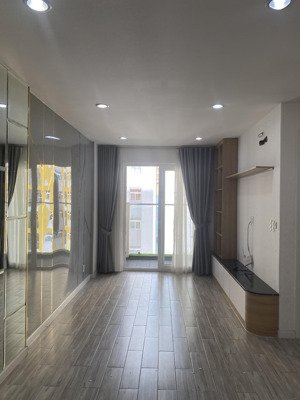 cho thuê nhanh căn góc 2pn diamond riverside võ văn kiệt có nội thất giá 9tr. lh: 